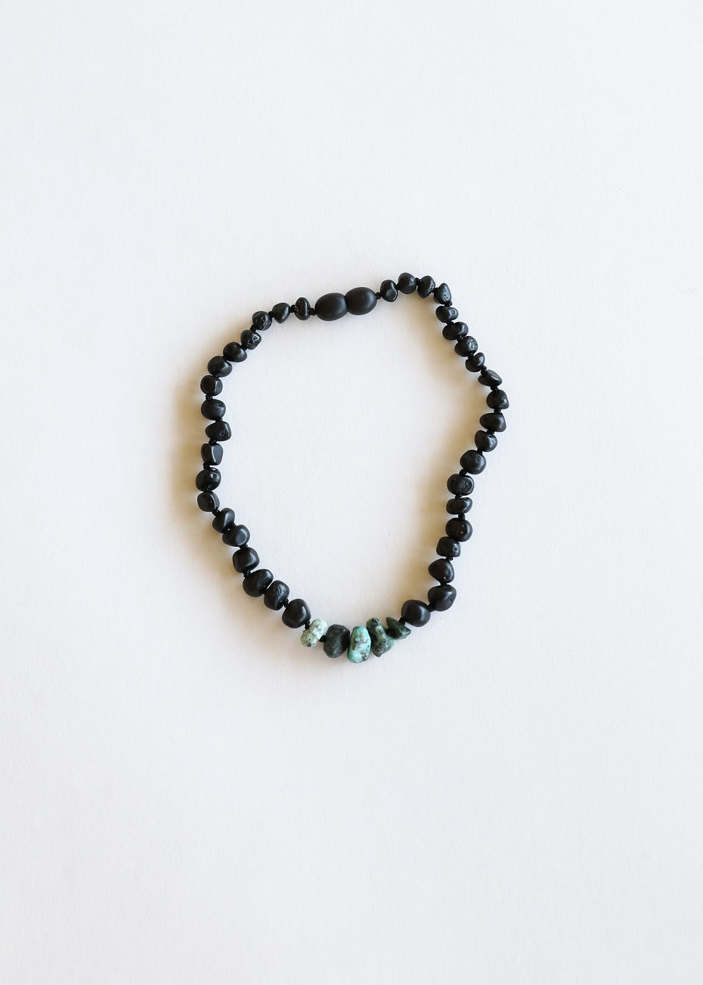 Collar de Ámbar Báltico Negro Crudo y Jaspe Turquesa Hecho a Mano