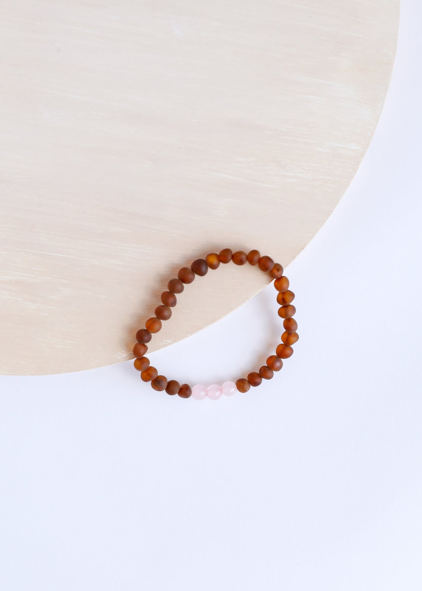 Bracelet en Ambre Cognac Brut de la Mer Baltique et Quartz Rose