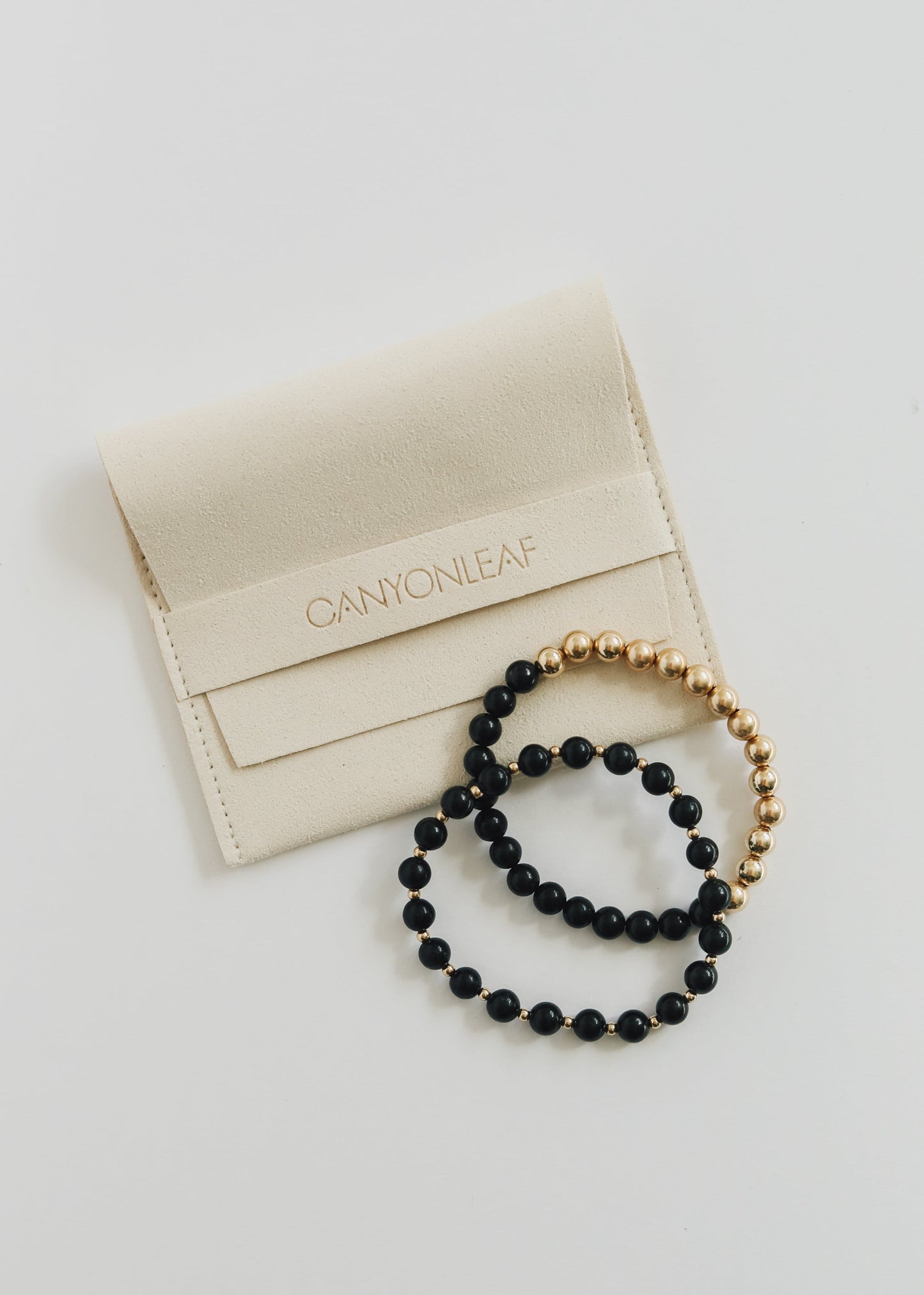 Pulsera Elástica de Sol y Luna de Shungita con Baño de Oro de 14k