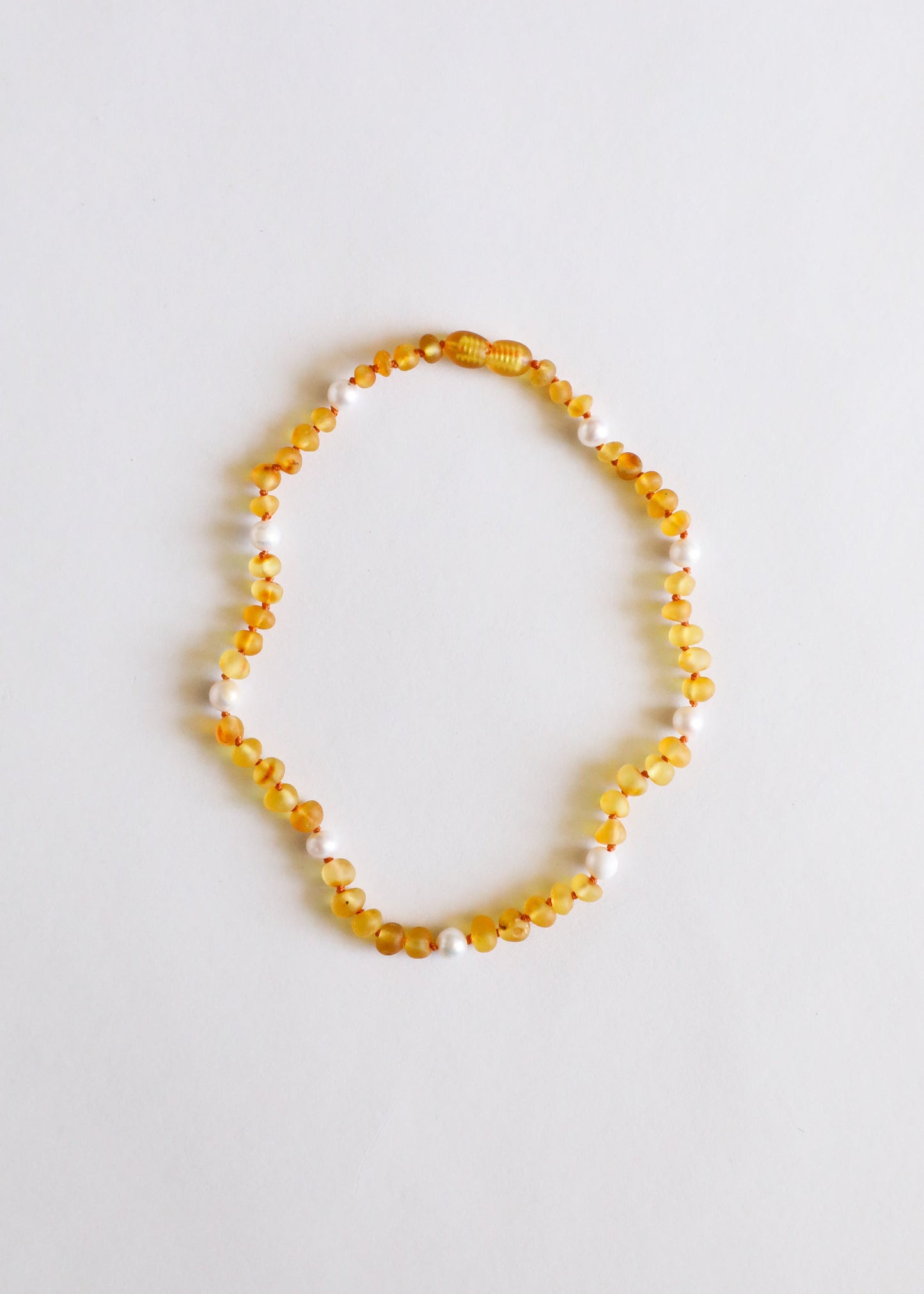 Conjunto de Collar Halo de Ámbar Báltico y Perlas de Miel Cruda
