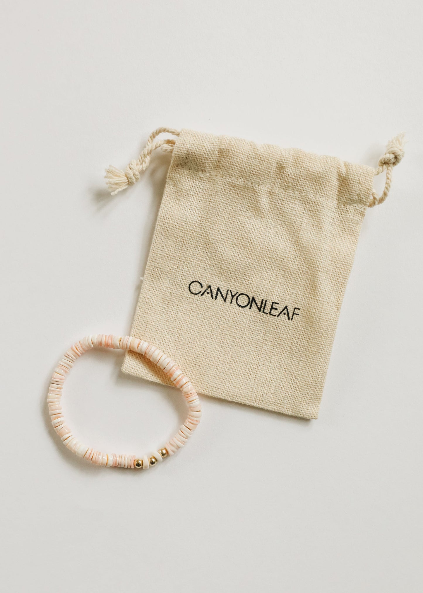 Tobillera o Pulsera de Concha Marina Pura y Oro de 14k
