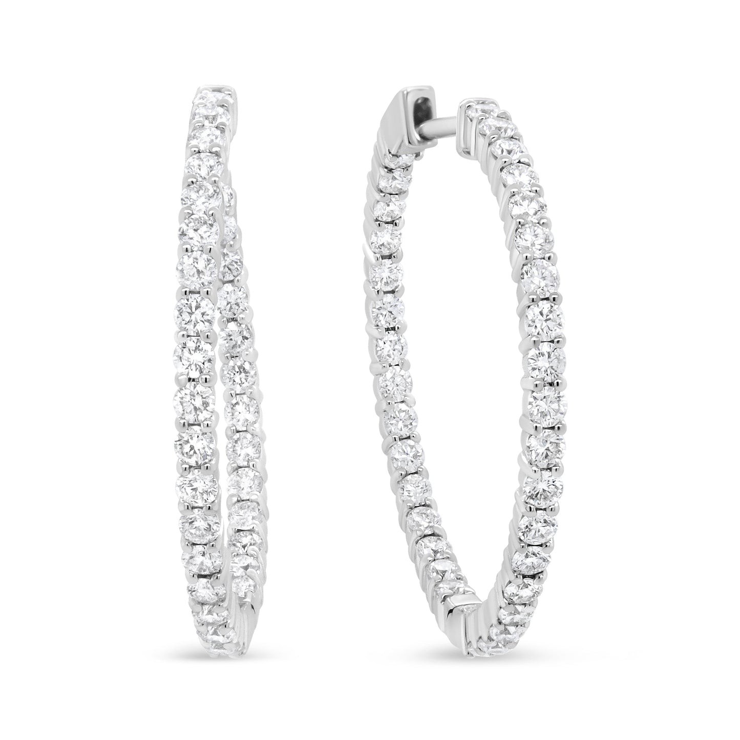 Pendientes de aro curvados de diamantes en oro blanco de 18 quilates