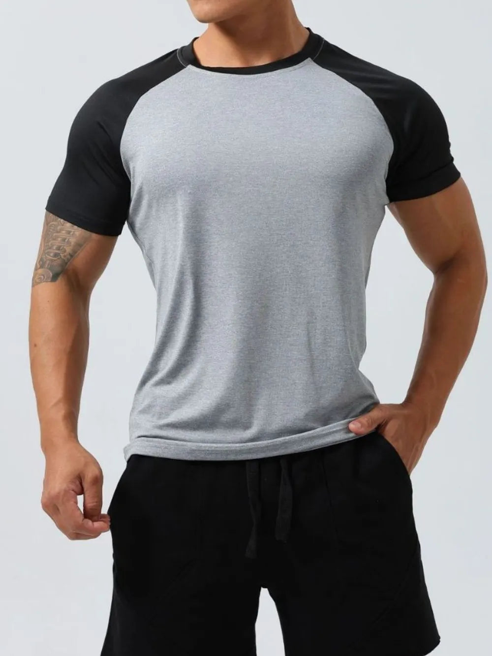 Camiseta de manga corta con cuello redondo para hombres en tallas grandes