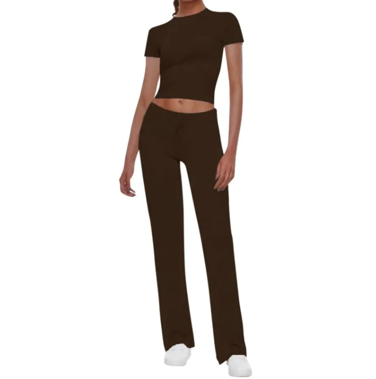 Ensemble T-shirt uni et pantalon décontracté