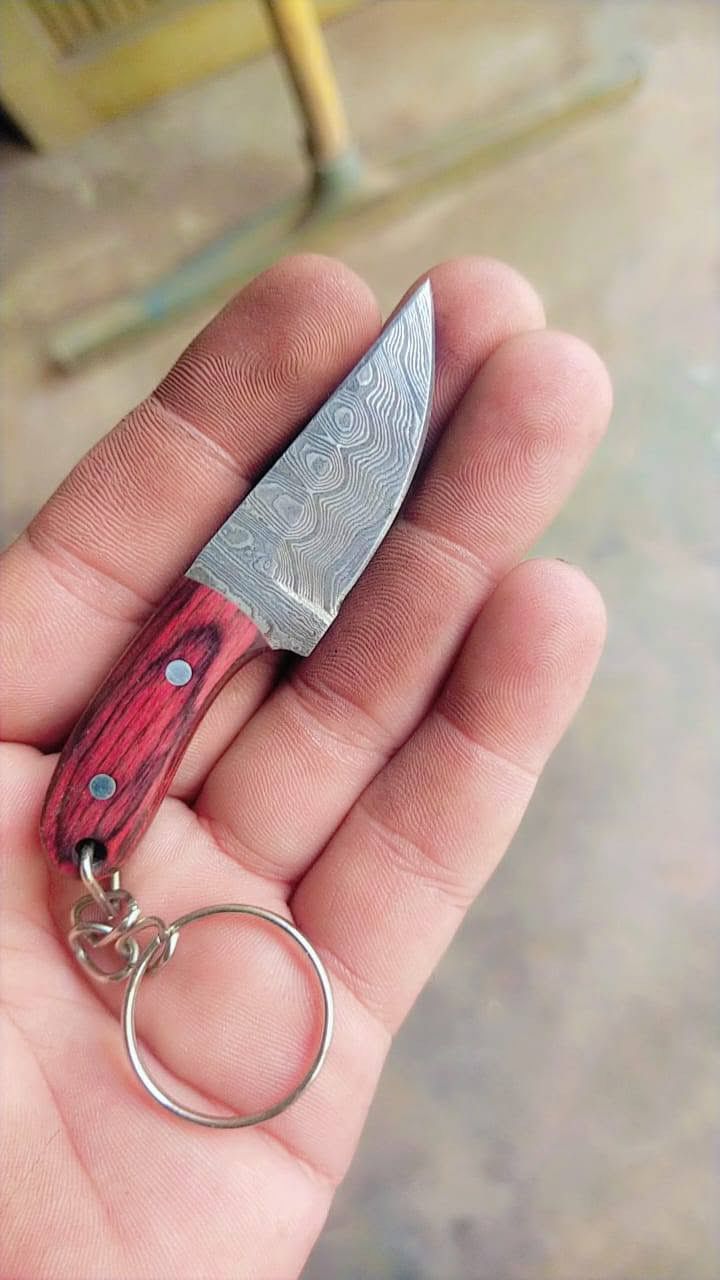Exquisite Handmade Damascus Steel Keychain Knife with Premium Wood Handle - Korvel