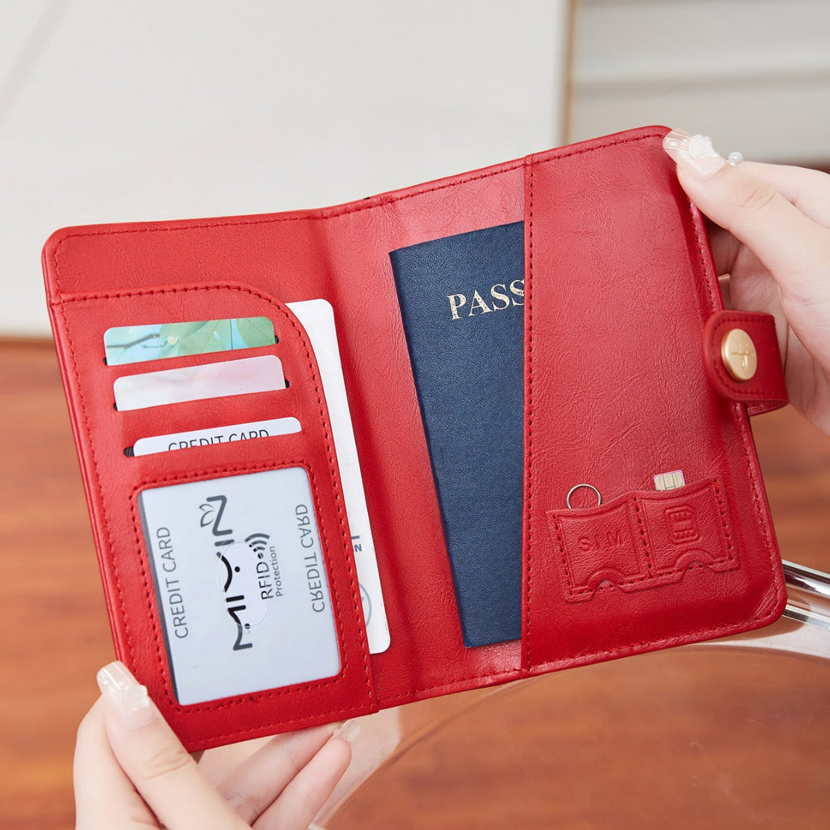 Simple and Portable Multifunctional Passport Holder