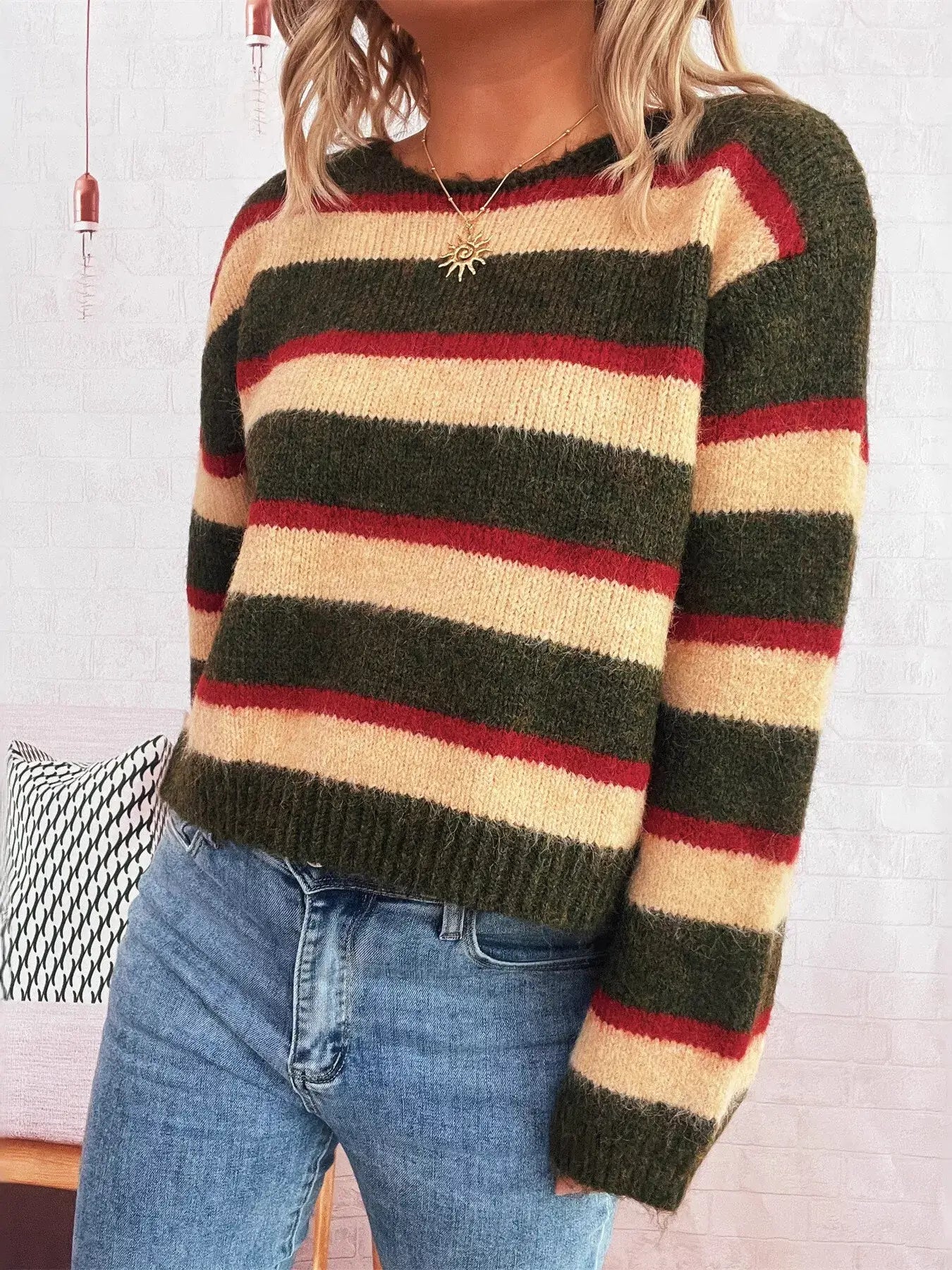 Chic Striped Long Sleeve Sweater with Round Neck - Korvel