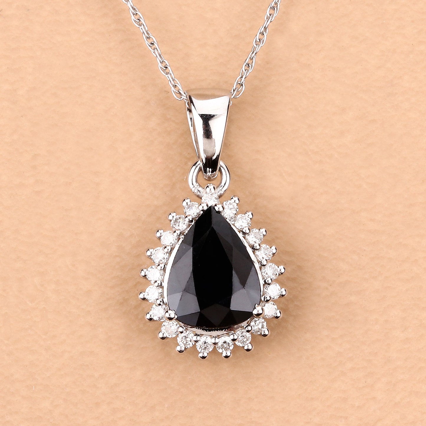 Pendentif en or blanc 14K avec saphir bleu de 2,09 carats et diamants