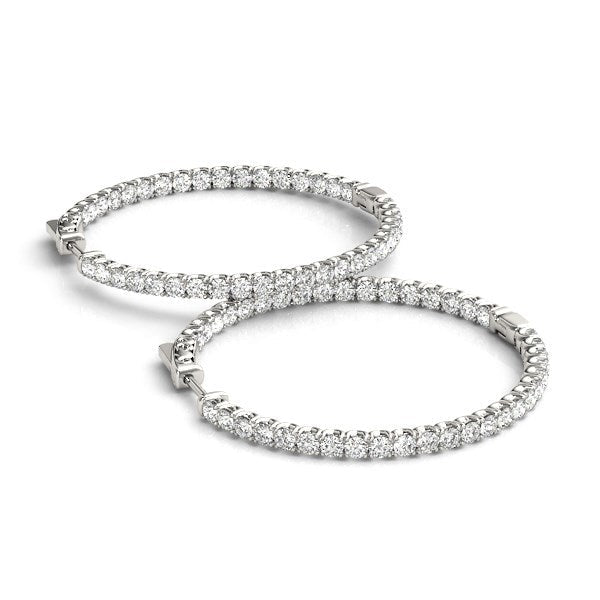 Boucles d'oreilles créoles en diamant en or blanc 14k avec sertissage à griffes partagées