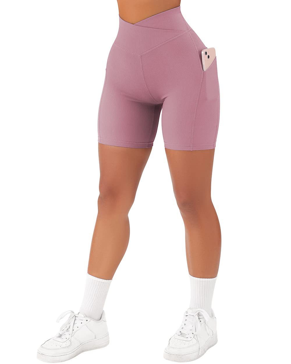 Shorts de sport croisés pour femmes avec ceinture et poches