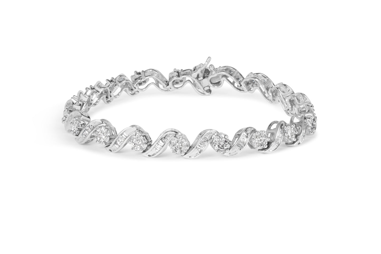 Pulsera de Enlace Espiral y Clúster de Diamantes en Oro Blanco de 14K - 2.00 Cttw