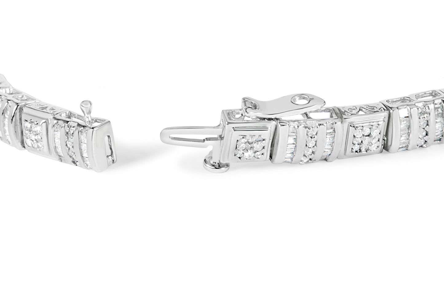Pulsera de Diamantes de Oro Blanco de 10K con Cortes Redondos y Baguette