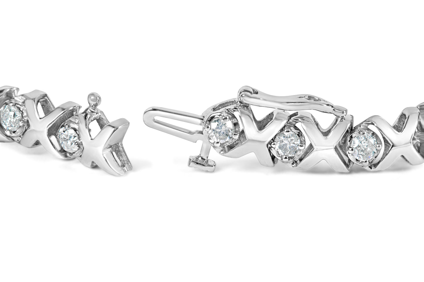 10k White Gold 2.00 Cttw Round-Cut Diamond XOXO Link Bracelet