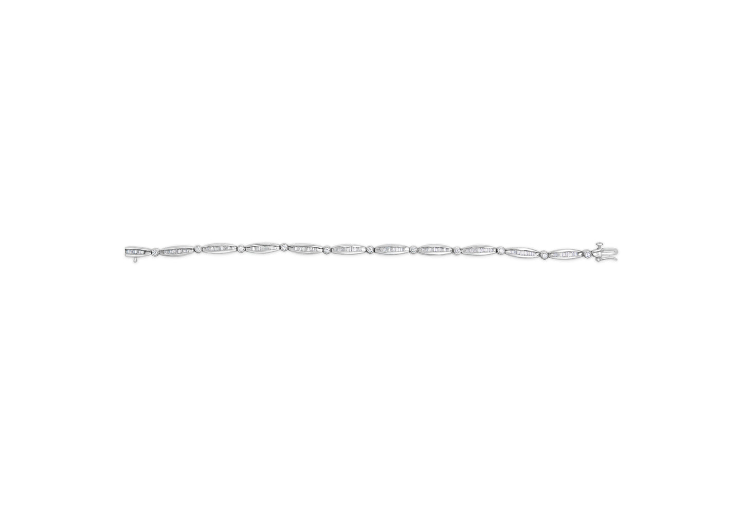 Pulsera de Tenis de Diamantes en Oro Blanco de 14K con Bezel y Eslabones Tapered