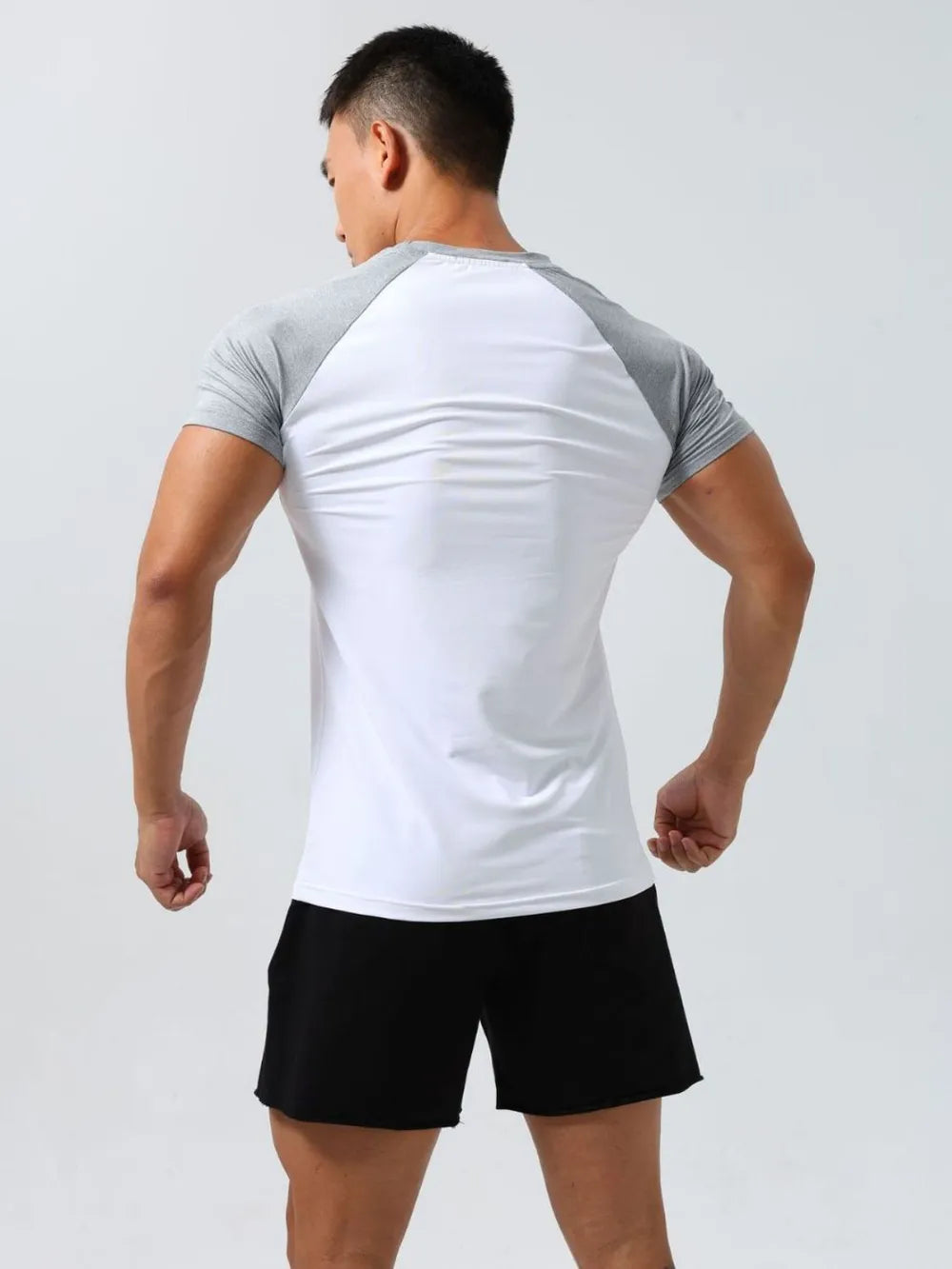 Camiseta de manga corta con cuello redondo para hombres en tallas grandes
