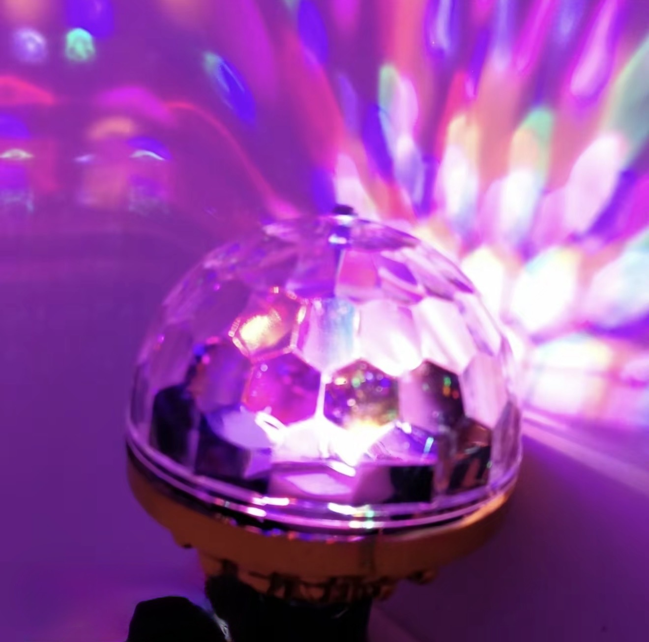 Bombilla Mágica ColorSphere - Luz LED Atmosférica Vibrante
