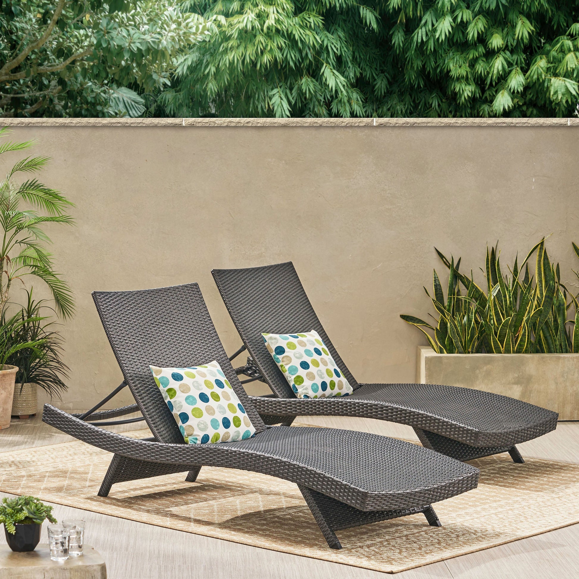 SALEM PE WICKER CHAISE LOUNGE - Korvel