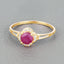 Anillo de Compromiso de Rubí y Diamante de 0.59 Quilates en Oro Amarillo de 14K