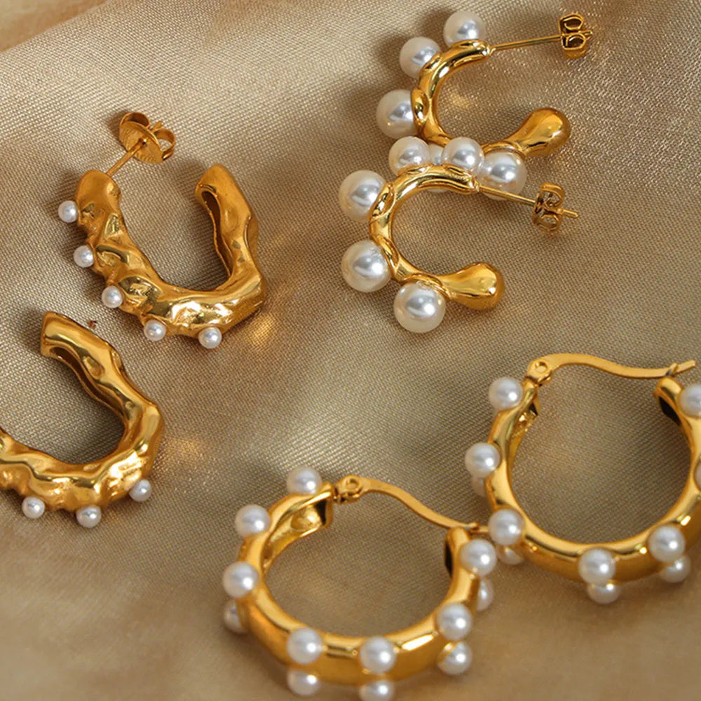 Boucles d'oreilles élégantes en perles synthétiques plaquées or 18K