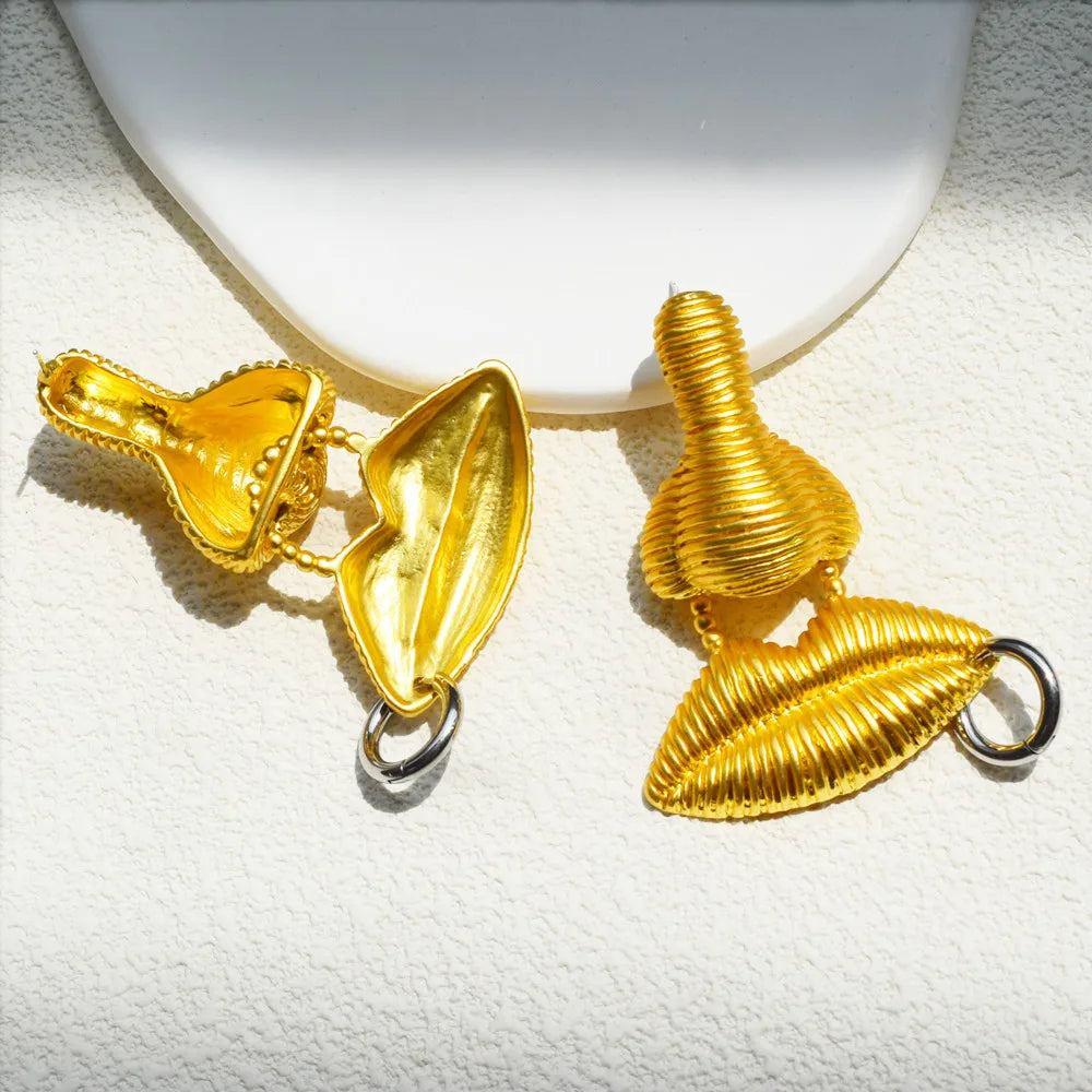 Baroque Style Lips Design Dangle Earrings for Women