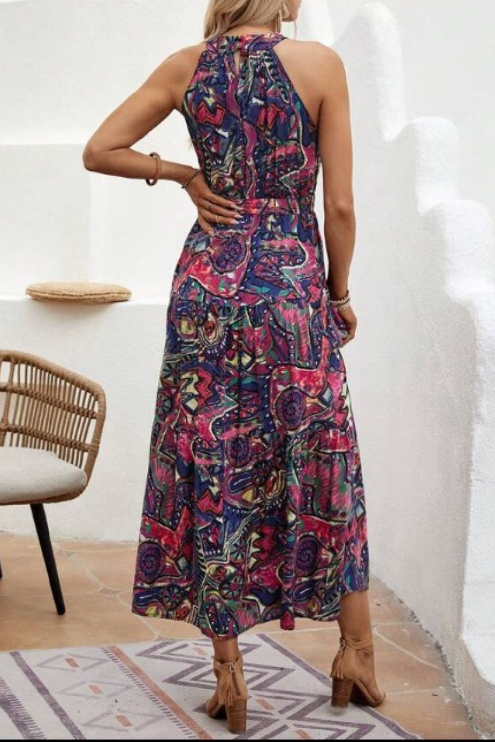 Elegant Floral Sleeveless Dress - A Summer Essential