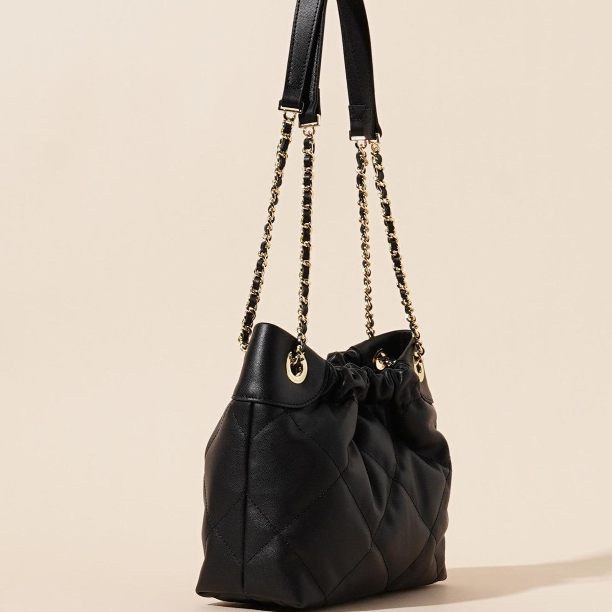 Bolso cruzado de hombro plisado de cuero genuino con correa de cadena