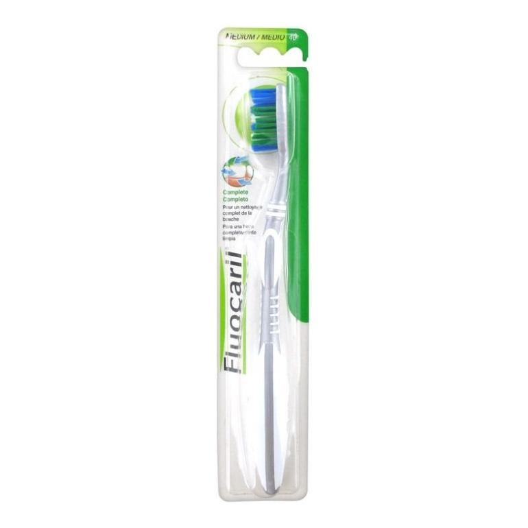 Cepillo de dientes Fluocaril Complete Medium