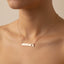 Collar de barra grabado Furreal con detalle de pata