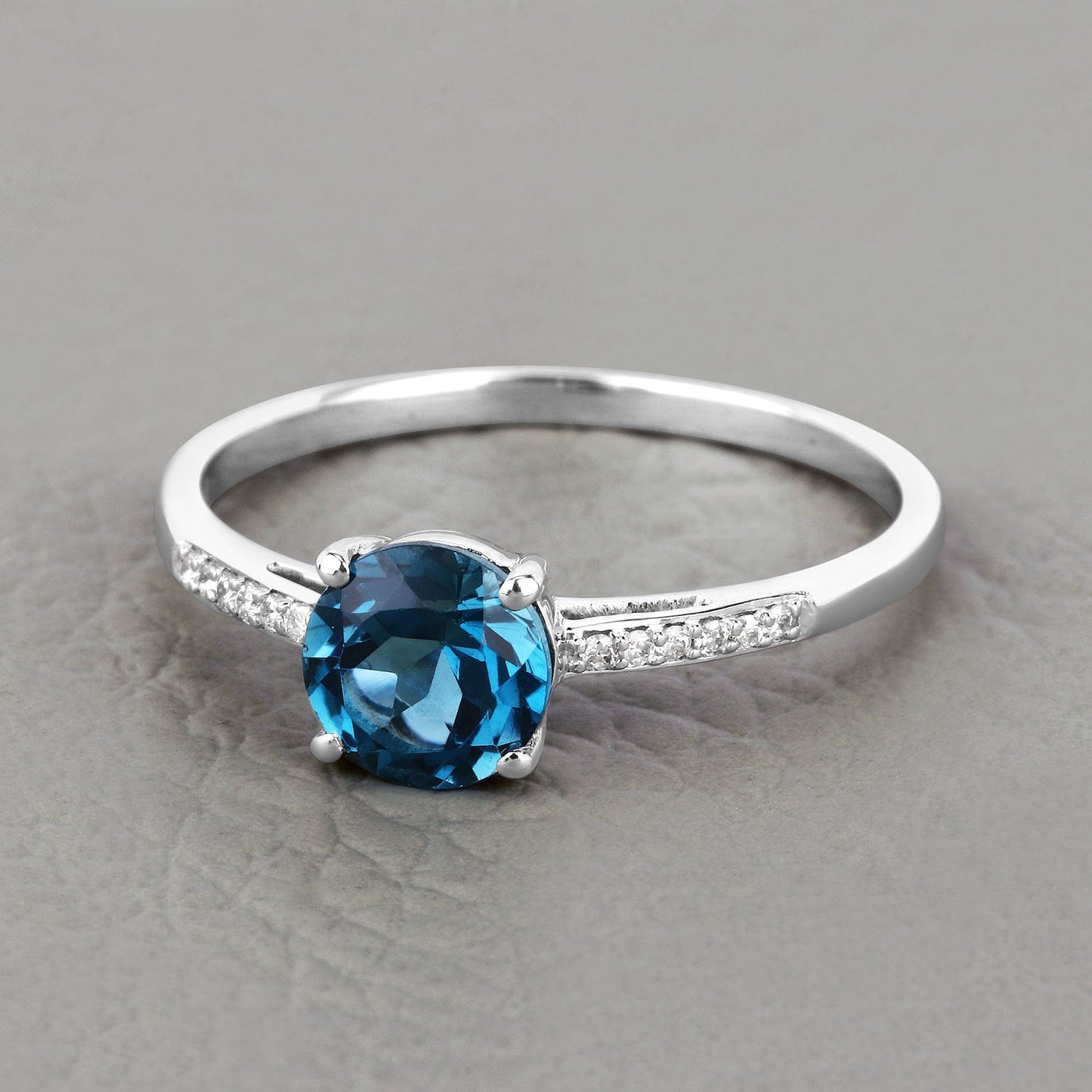 Bague de fiançailles en or blanc 14K avec topaze bleue de Londres et diamants de 1,05 carat