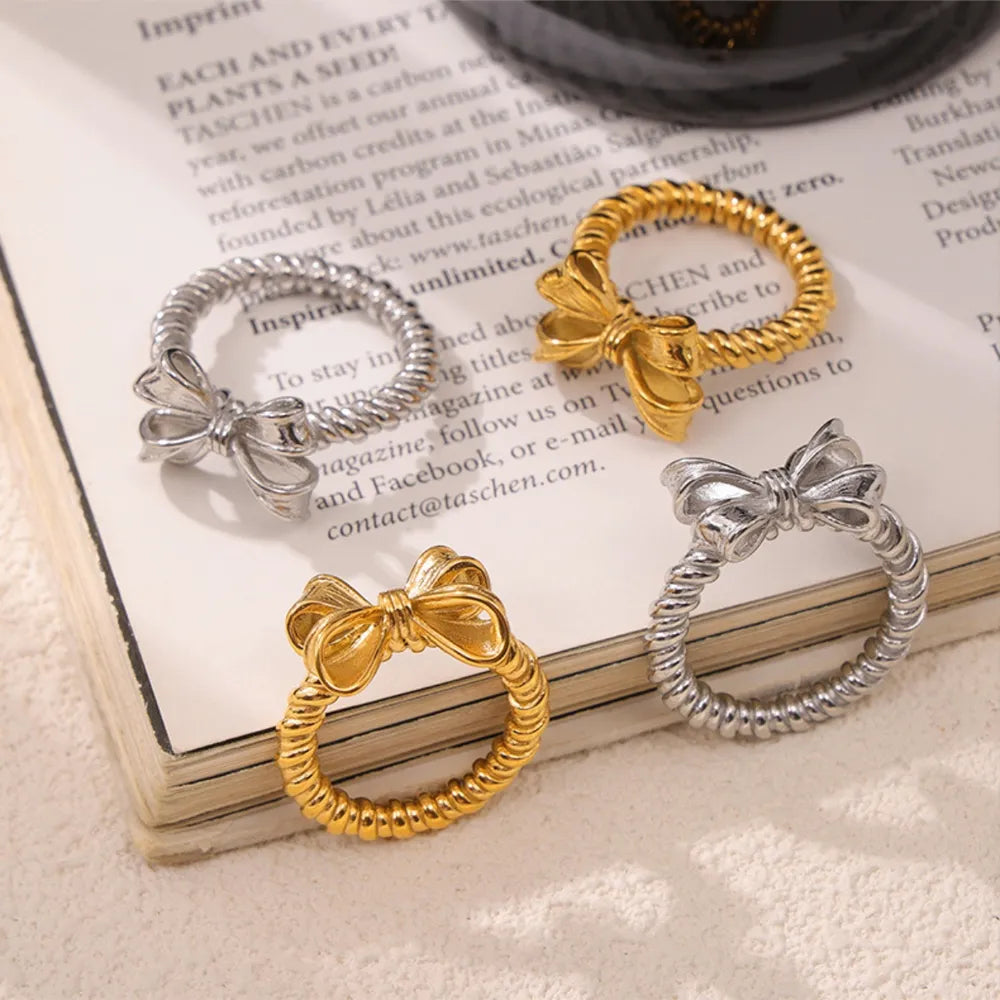 Twisted Titanium Steel Bow Ring - Korvel
