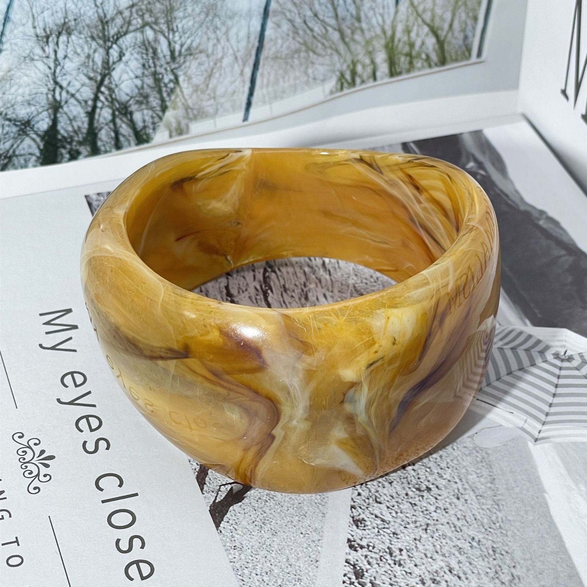 Li Shi patterned acrylic bracelet irregular bracelet - Korvel