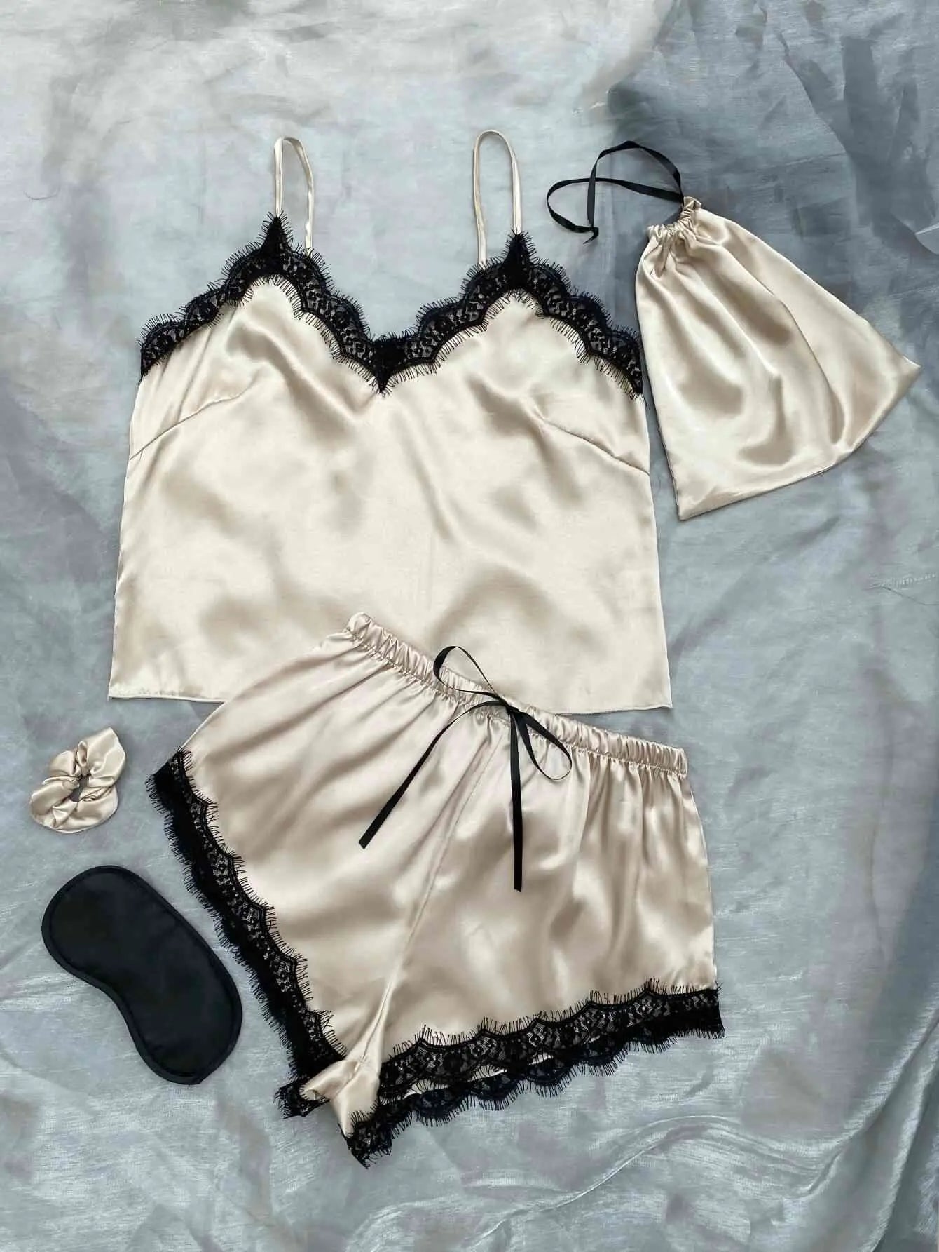 Ensemble de Pyjama Rêves en Dentelle