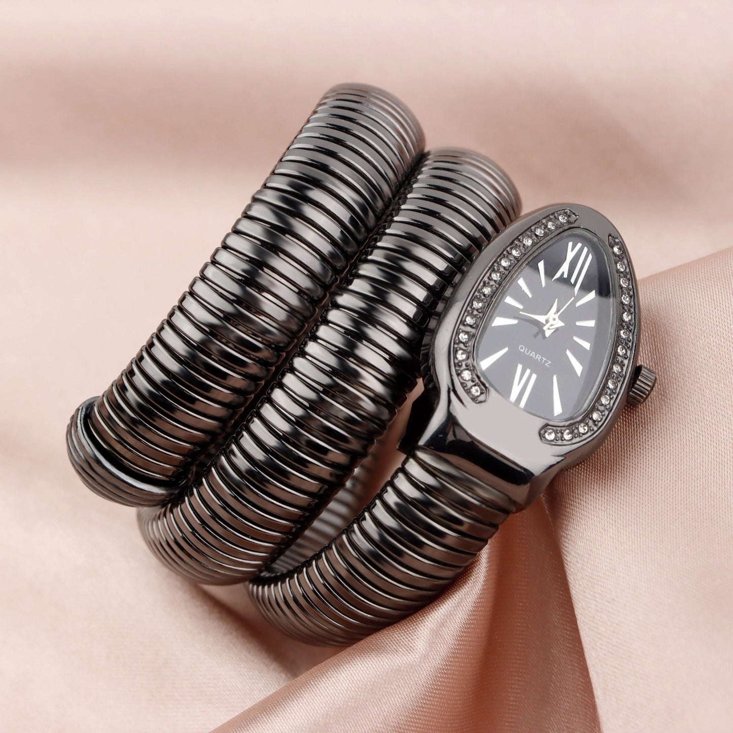 Elegant Snake-Shaped Women's Quartz Bracelet Watch