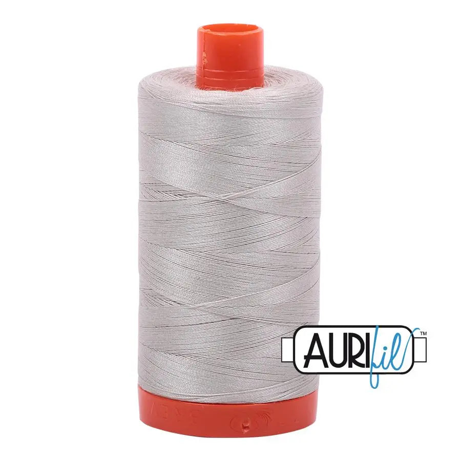 Spool grande de algodón Aurifil 50wt 6724 Moonshine