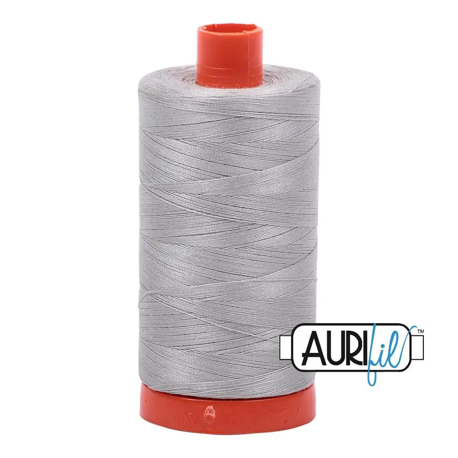 Bobine large Aurifil en coton 50wt 6726 Airstream