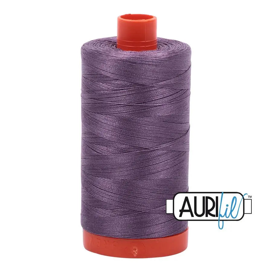 Bobine large Aurifil en coton 50wt 6735 Plumtastic
