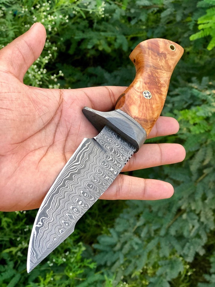 Artisan Crafted Damascus Steel Hunting Knife - Korvel