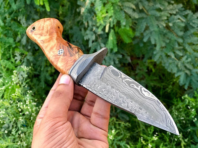 Artisan Crafted Damascus Steel Hunting Knife - Korvel