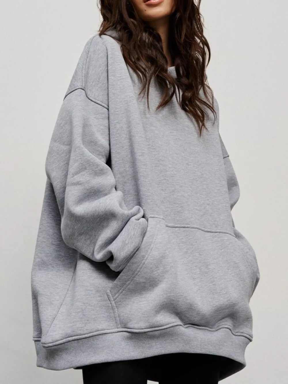 Hoodie à manches longues avec épaule tombante et poches