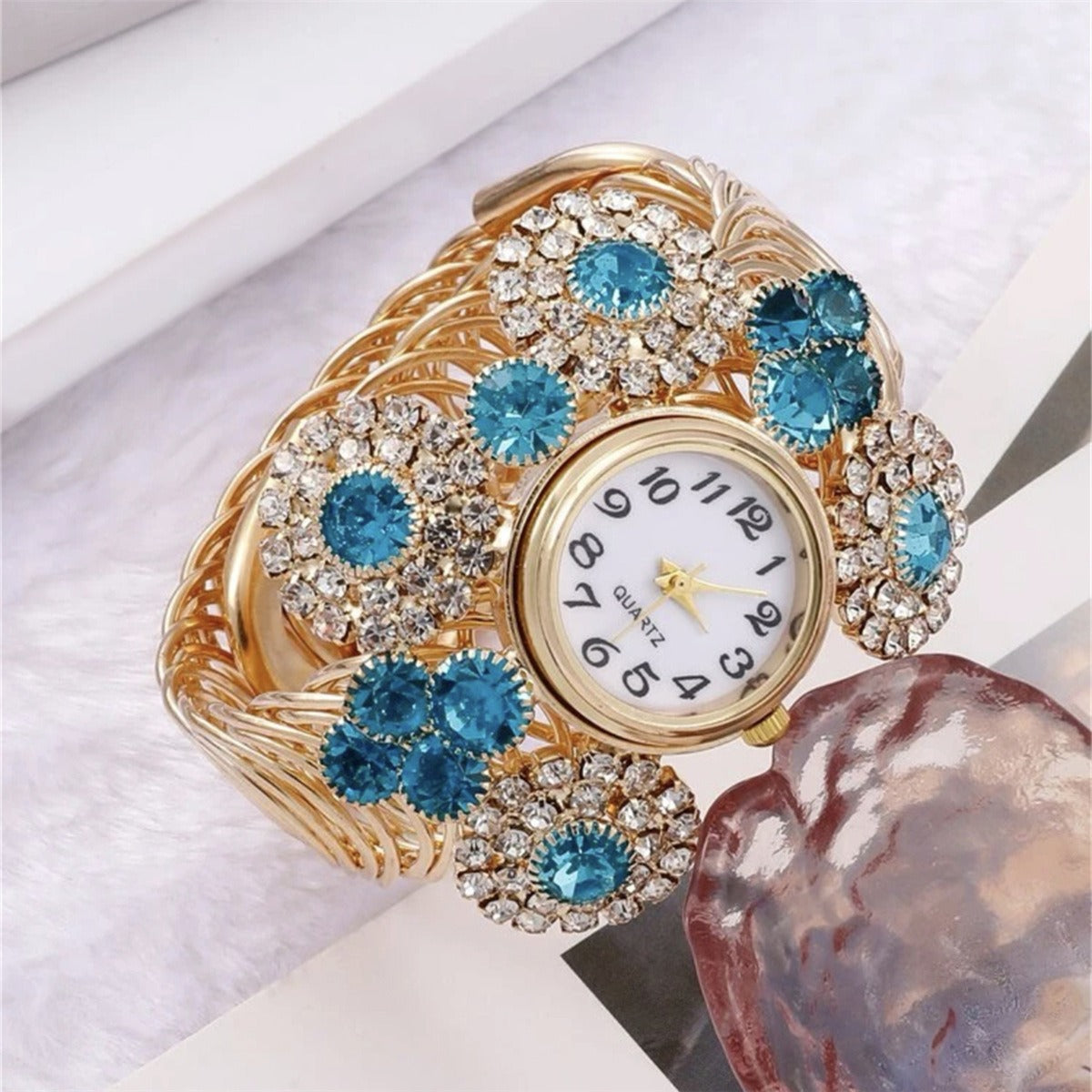 Bohemian Rhinestone Inlaid with Water Diamond and Sky Star Charm Women's Bracelet Watch Fashion Light Luxury Quartz Watch - Korvel