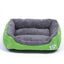 Cama para mascotas de felpa suave y acogedora con fondo impermeable