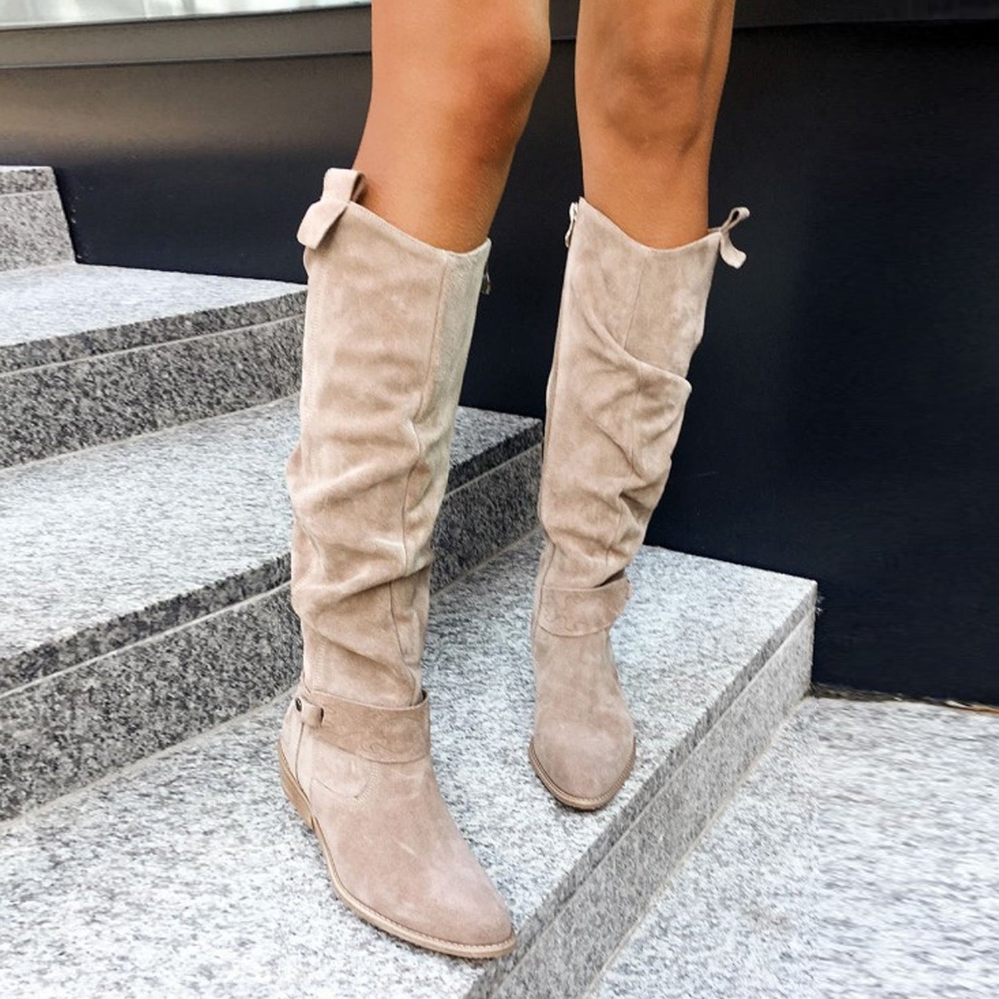 Botas de Mujer de Suede con Cremallera Lateral y Tacón Bajo Elegante