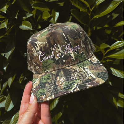 Gorra Clásica Bordada Camo Cool Mom