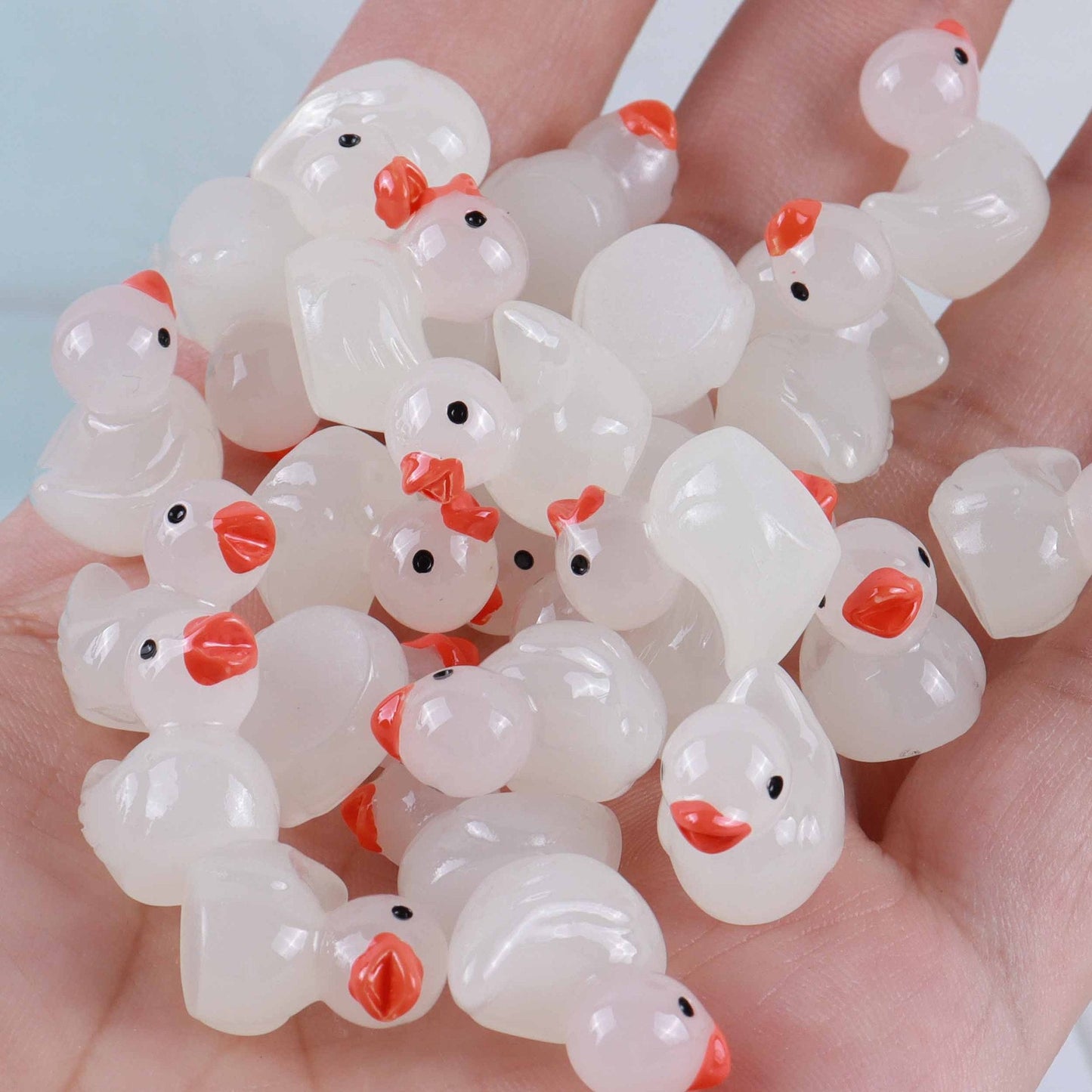 Resin luminous cartoon three-dimensional cute cartoon duck DIY car ornament keychain micro landscape hair clip decoration - Korvel