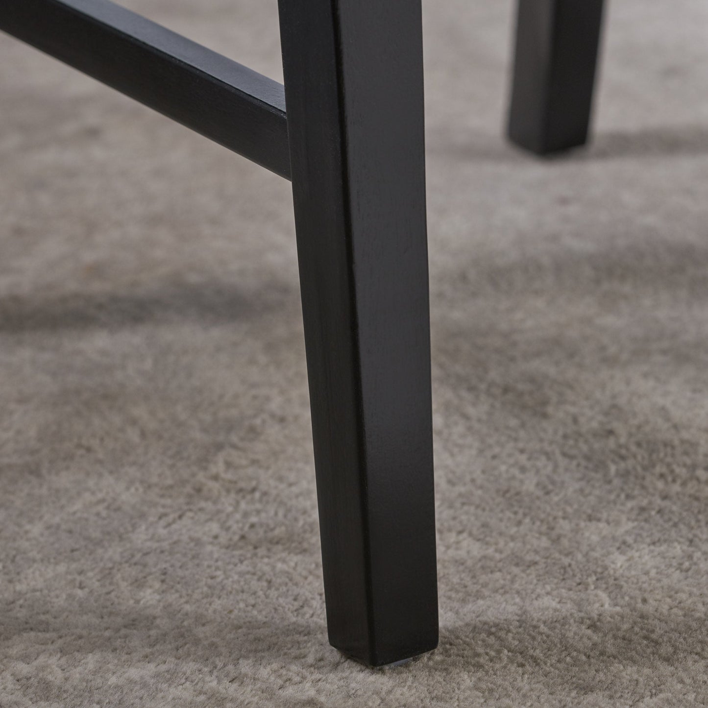 Chaises de salle à manger en bois d'acacia Roshan Farmhouse, noires (ensemble de 2)