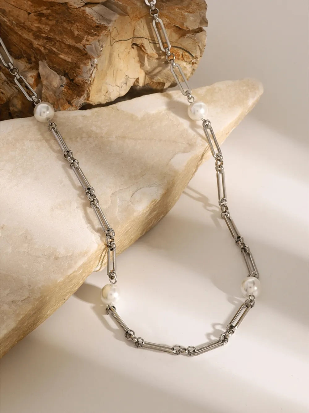Collar de Cadena de Perlas de Acero Inoxidable Elegante