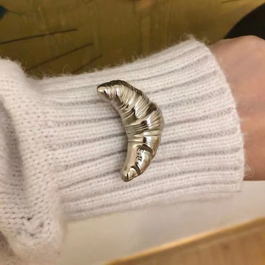 Croissant corsage brooch high-end female design niche silver croissant internet celebrity couple badge - Korvel