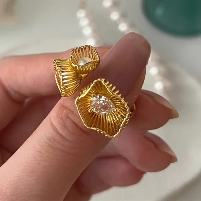 Anillo de Pareja Retro de Perla Dorada con Diseño Creativo de Alas