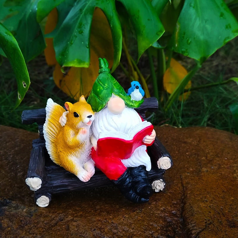Outdoor Squirrel Elf Reading Hanger - Korvel