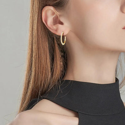 Boucles d'oreilles C-Hoop en argent sterling 925 avec moissanite incrusté